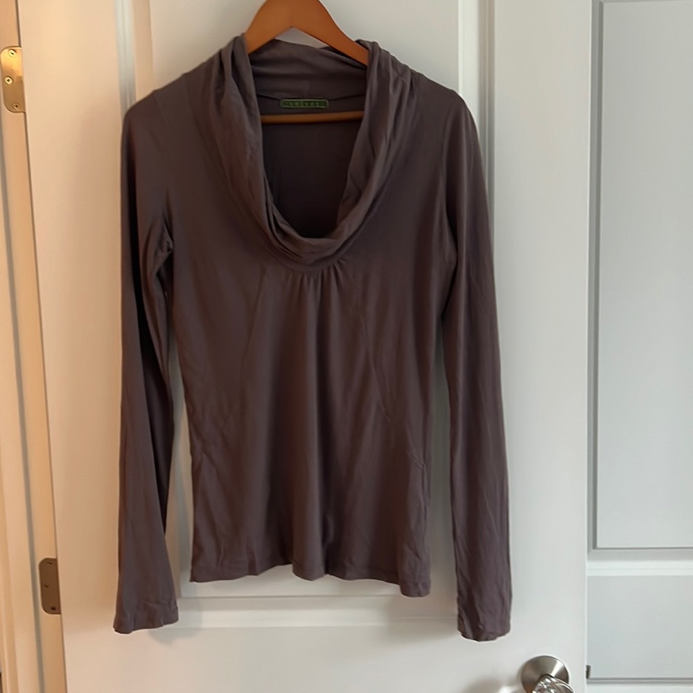 Velvet Long sleeve tee shirt - grey/purple color. Size medium